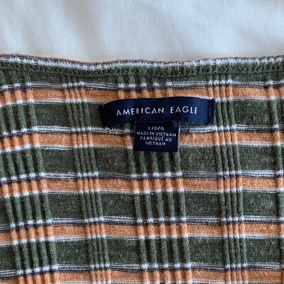 Cute buttoned tee - Picture 2 of 2